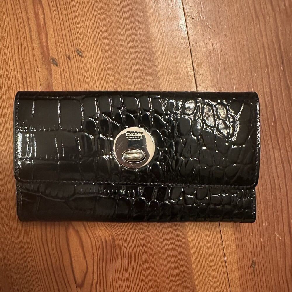 DKNY Shiny Black Croc Print Faux Patent Leather Wallet Women’s